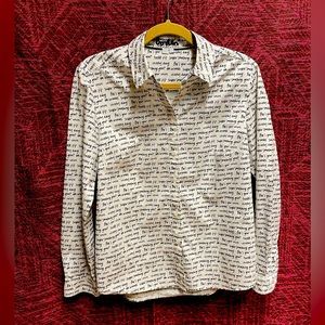 Boden off white cotton fitted button-down shirt with black script